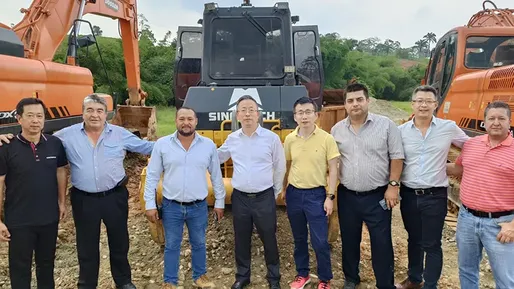 Entrega de equipamentos de mineração para operações regionais na América do Sul
