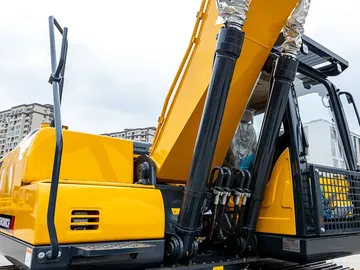 Escavadeira de esteiras ZG220