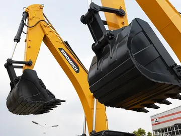 Escavadeira de esteiras ZG250