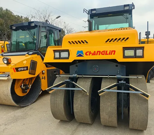 Rolo compactador de pneus GYR16